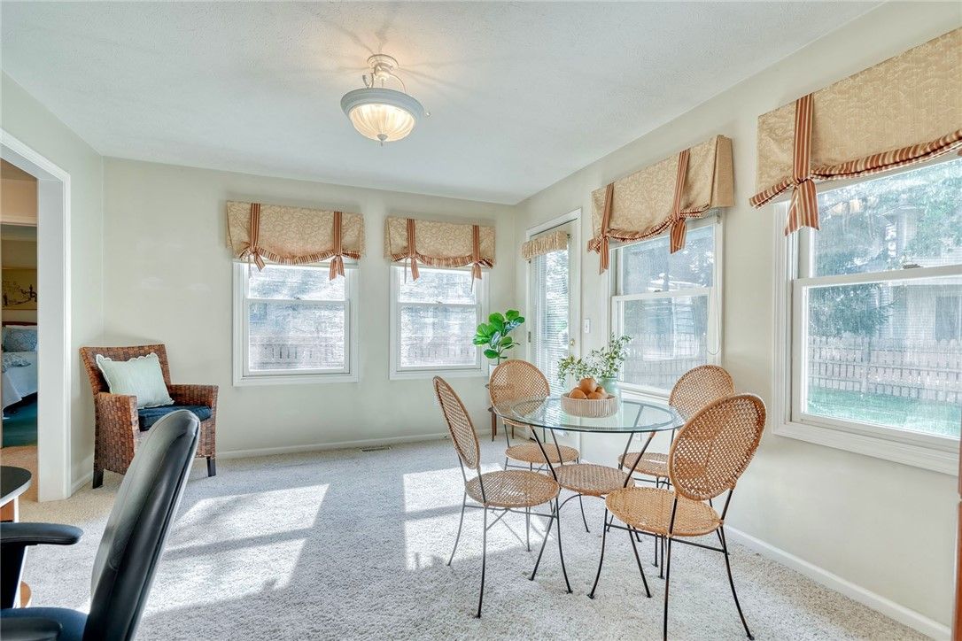 Dining room, Interior