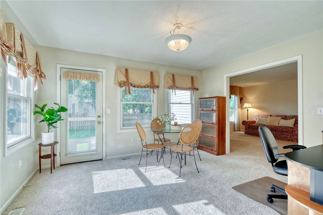 Home Office, Interior