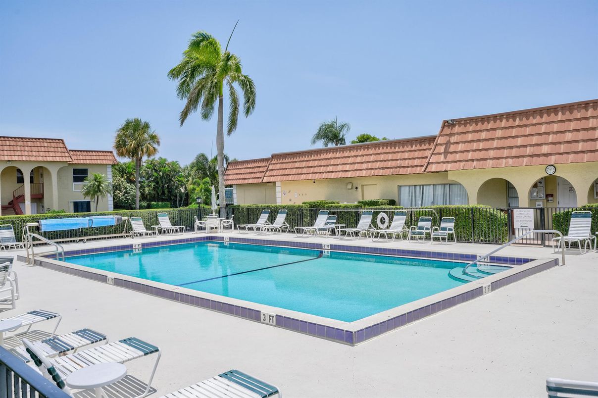 Exterior, Pool