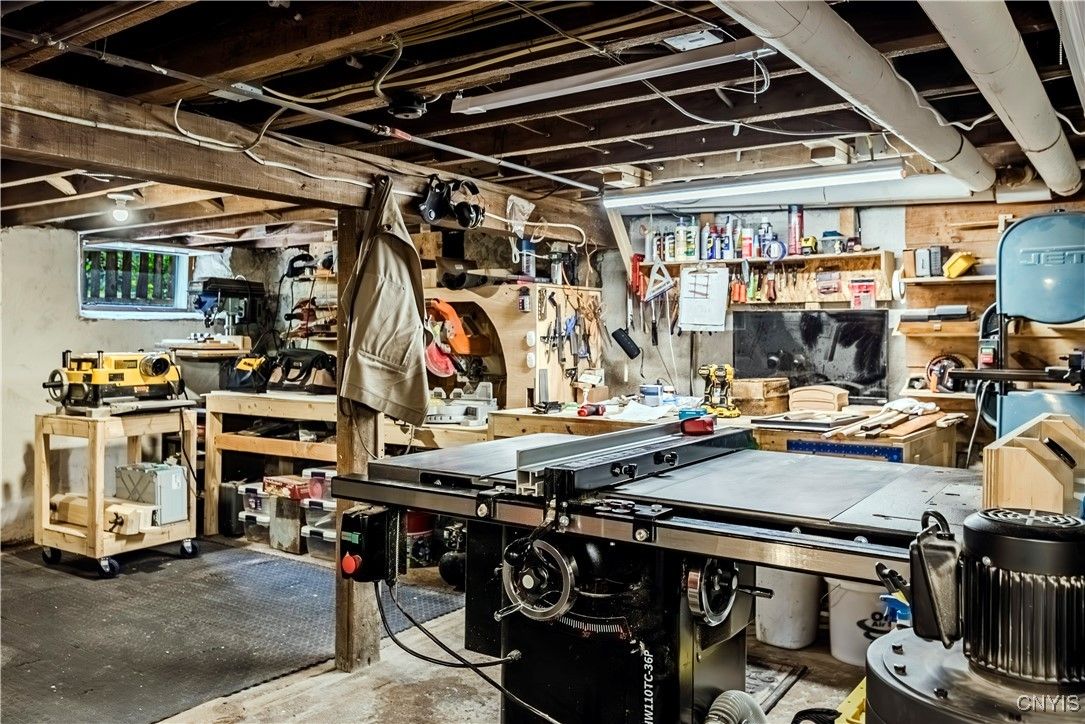 Game Room, Garage, Interior, Wooden Beams