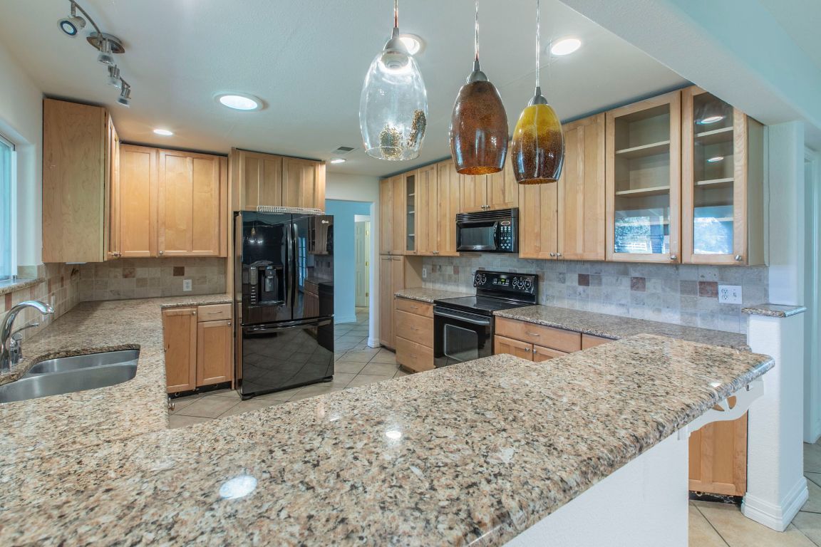 Interior, Kitchen, Pendant Lights, Recessed Lighting