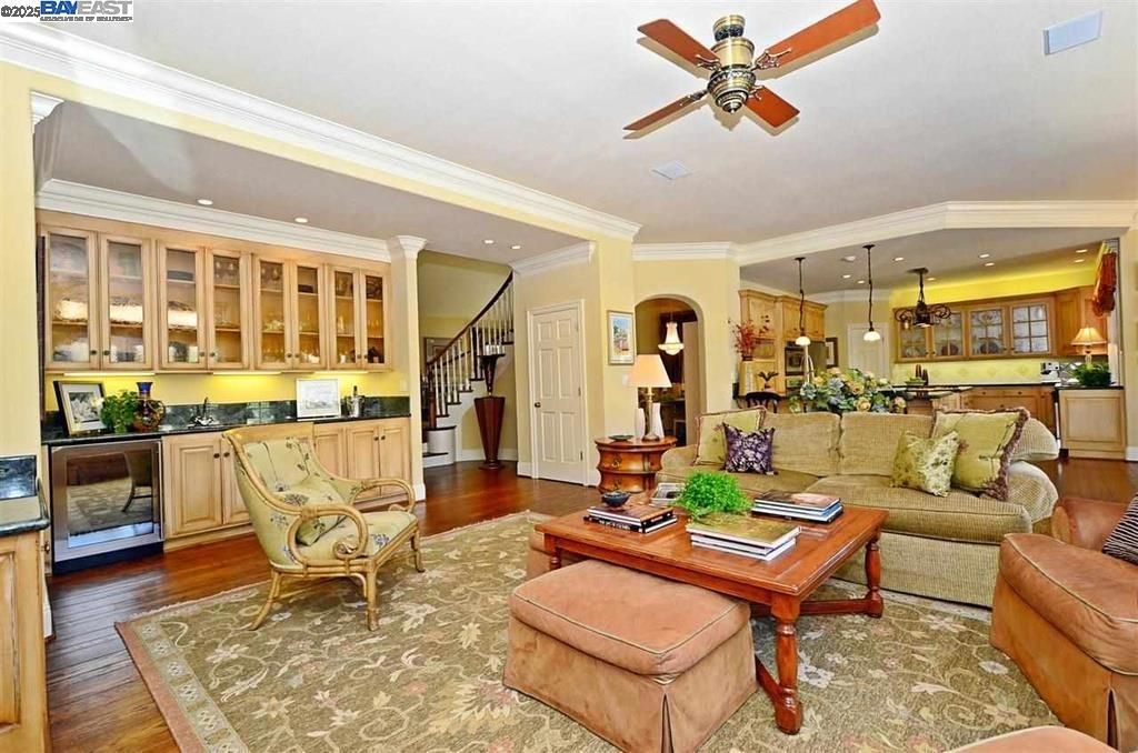 Interior, Kitchen, Living room, Pendant Lights, Recessed Lighting, Wood Texture Flooring