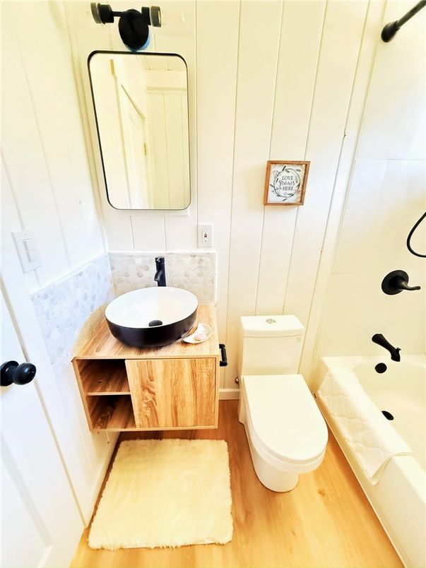 Bathroom, Interior, Wood Texture Flooring