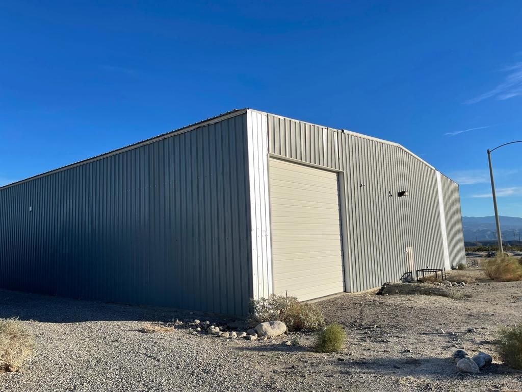Detached Garage, Exterior
