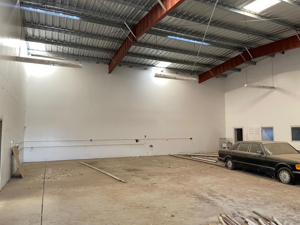 Garage, Interior