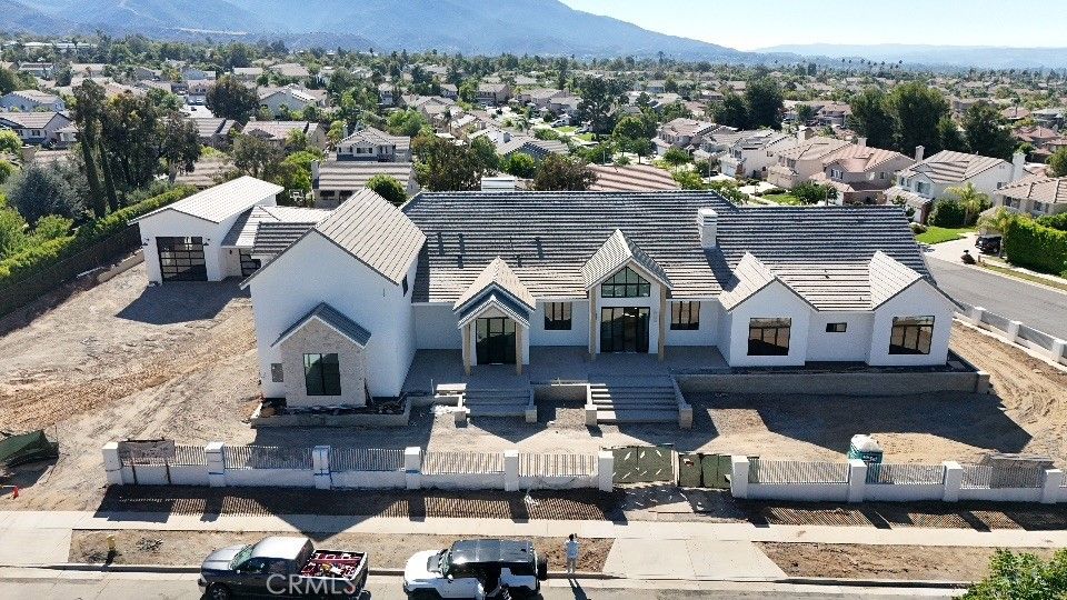 Exterior, Drone