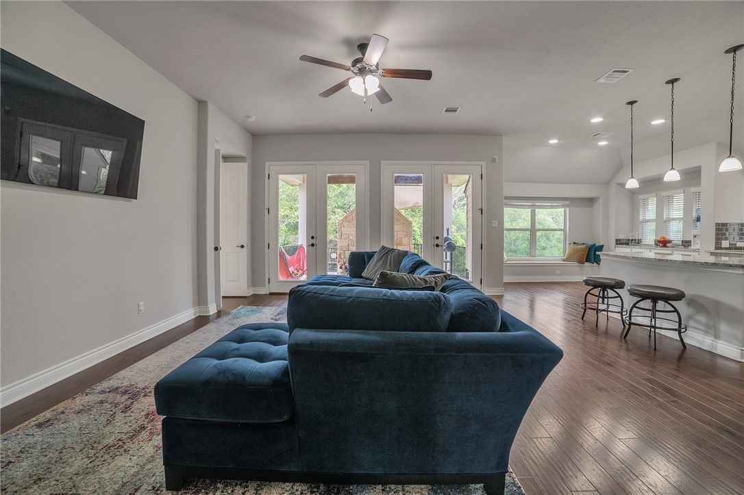 Interior, Kitchen, Living room, Pendant Lights, Recessed Lighting, Wood Texture Flooring