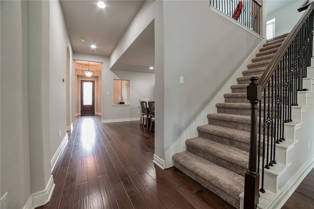 Interior, Pendant Lights, Recessed Lighting, Wood Texture Flooring