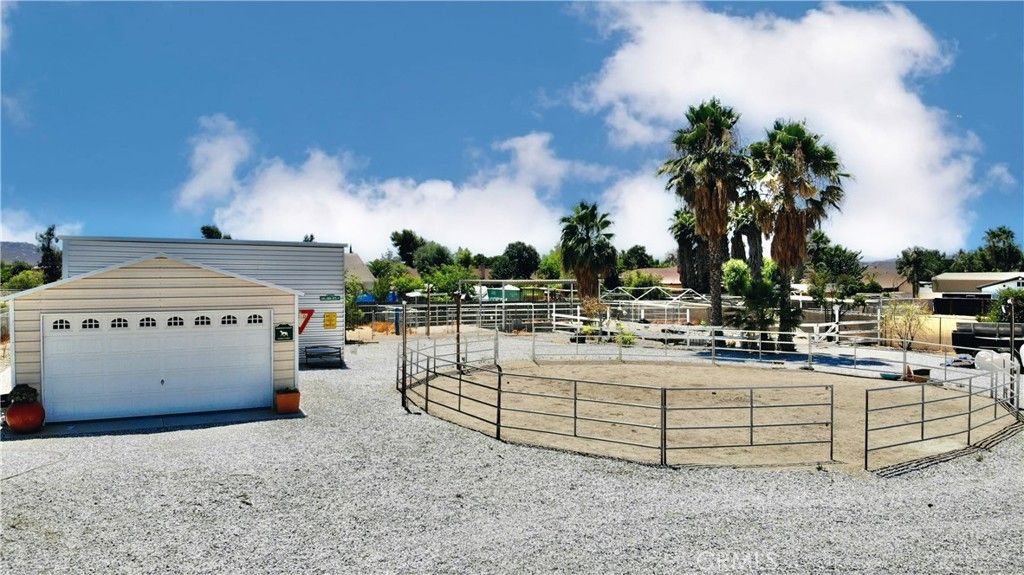 Backyard, Detached Garage, Exterior