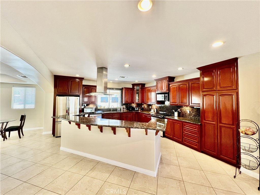 Dining room, Interior, Kitchen, Recessed Lighting, Stainless Steel Appliances