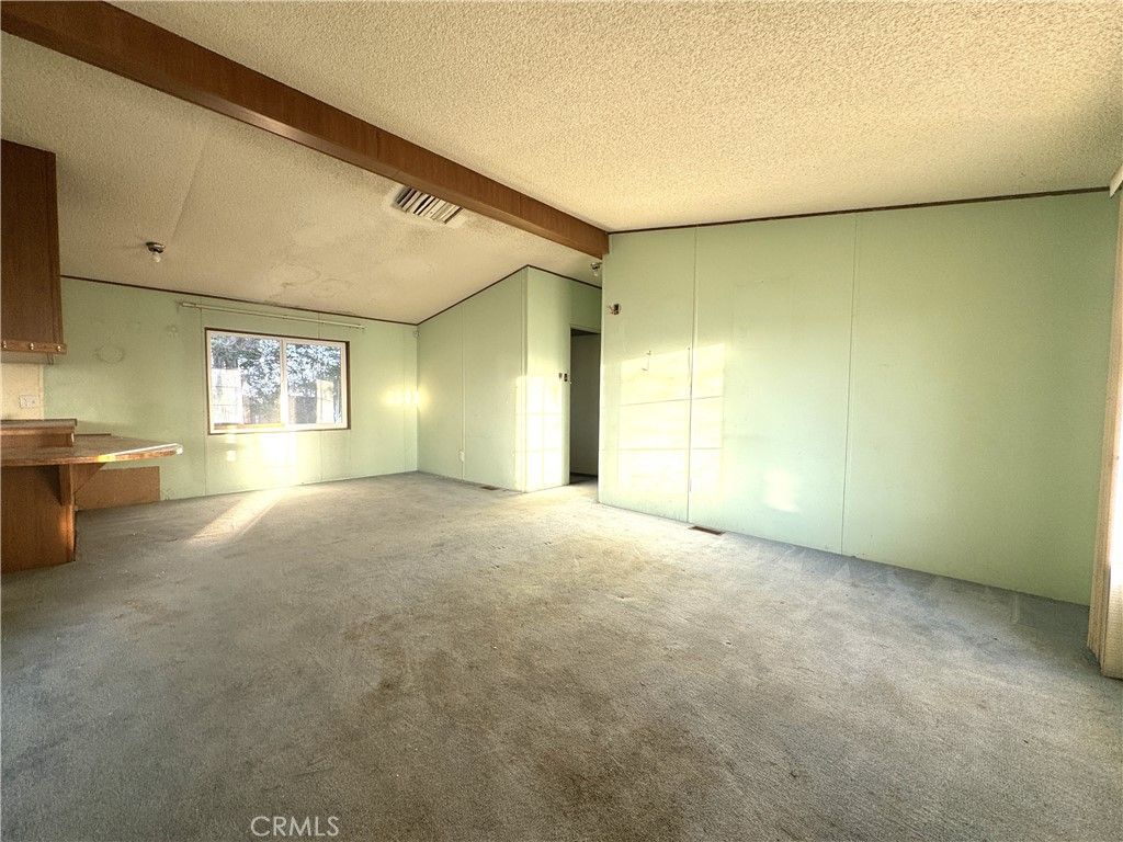 Empty room, Interior, Wooden Beams