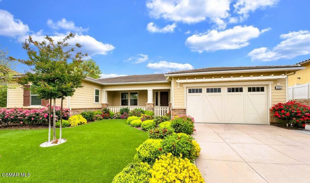 Attached, Exterior, Facade, Ranch