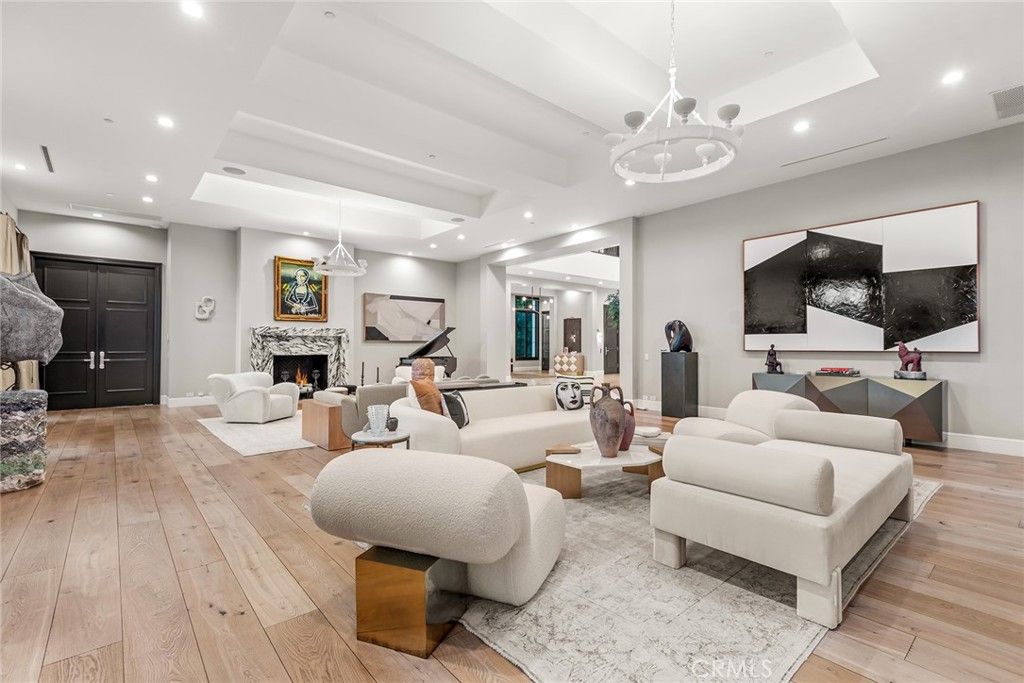 Fireplace, Interior, Living room, Pendant Lights, Recessed Lighting, Wood Texture Flooring