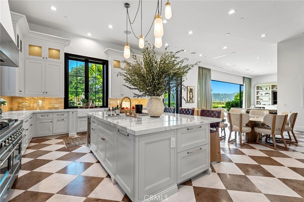 Dining room, Interior, Kitchen, Pendant Lights, Recessed Lighting, Stainless Steel Appliances
