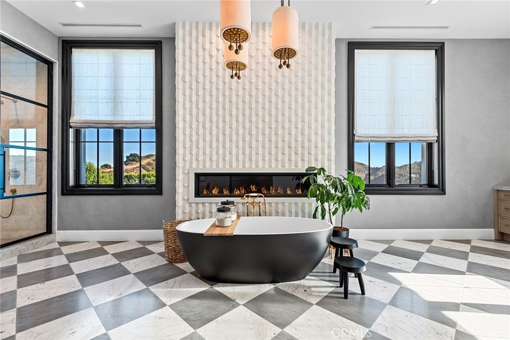 Fireplace, Interior, Recessed Lighting