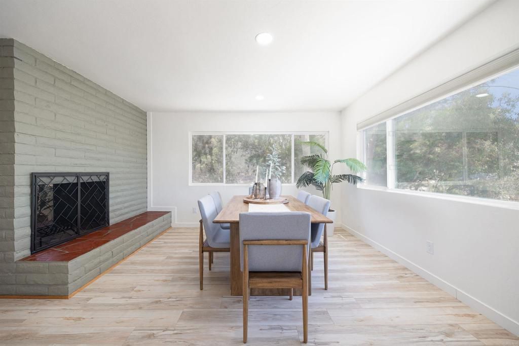 Dining room, Fireplace, Interior, Recessed Lighting, Wood Texture Flooring