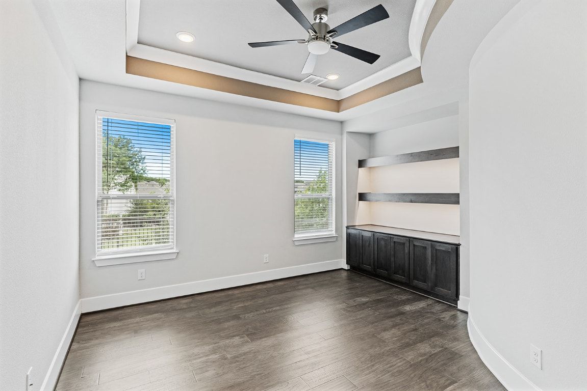 Empty room, Interior, Recessed Lighting, Wood Texture Flooring