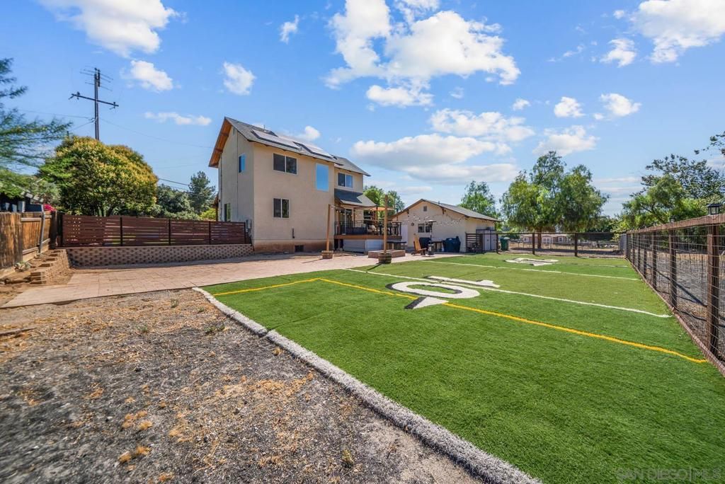 Backyard, Exterior