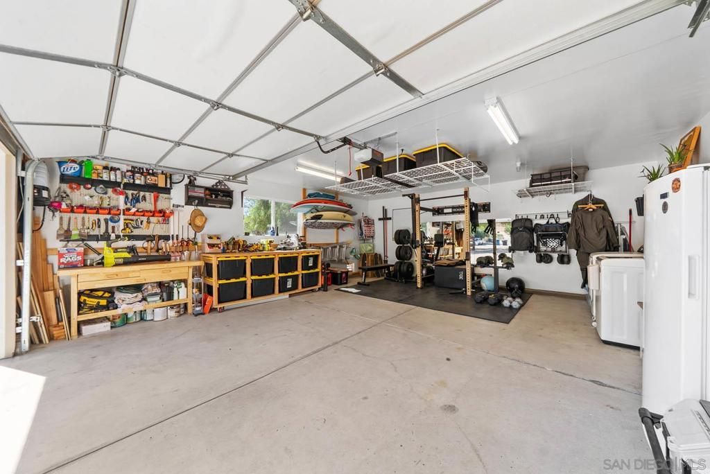 Garage, Interior