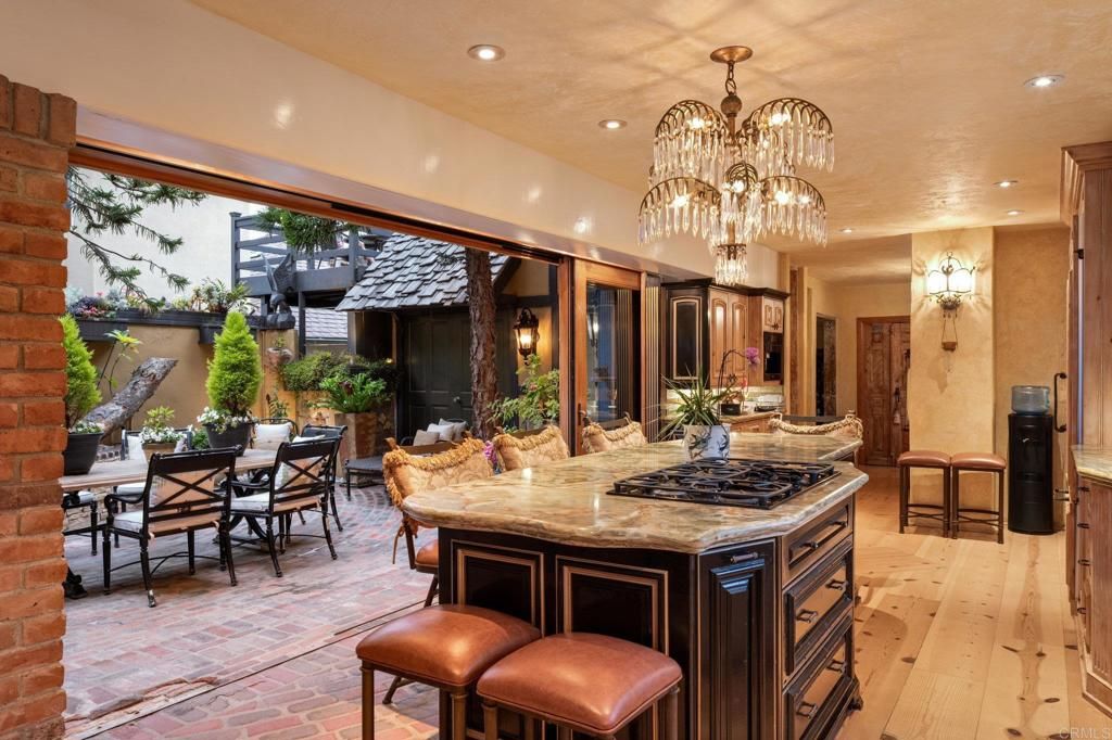 Chandelier, Dining room, Interior, Kitchen, Recessed Lighting, Wood Texture Flooring