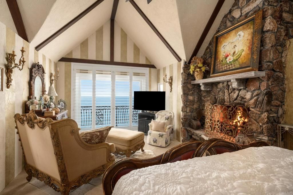 Fireplace, Interior, Living room, Water