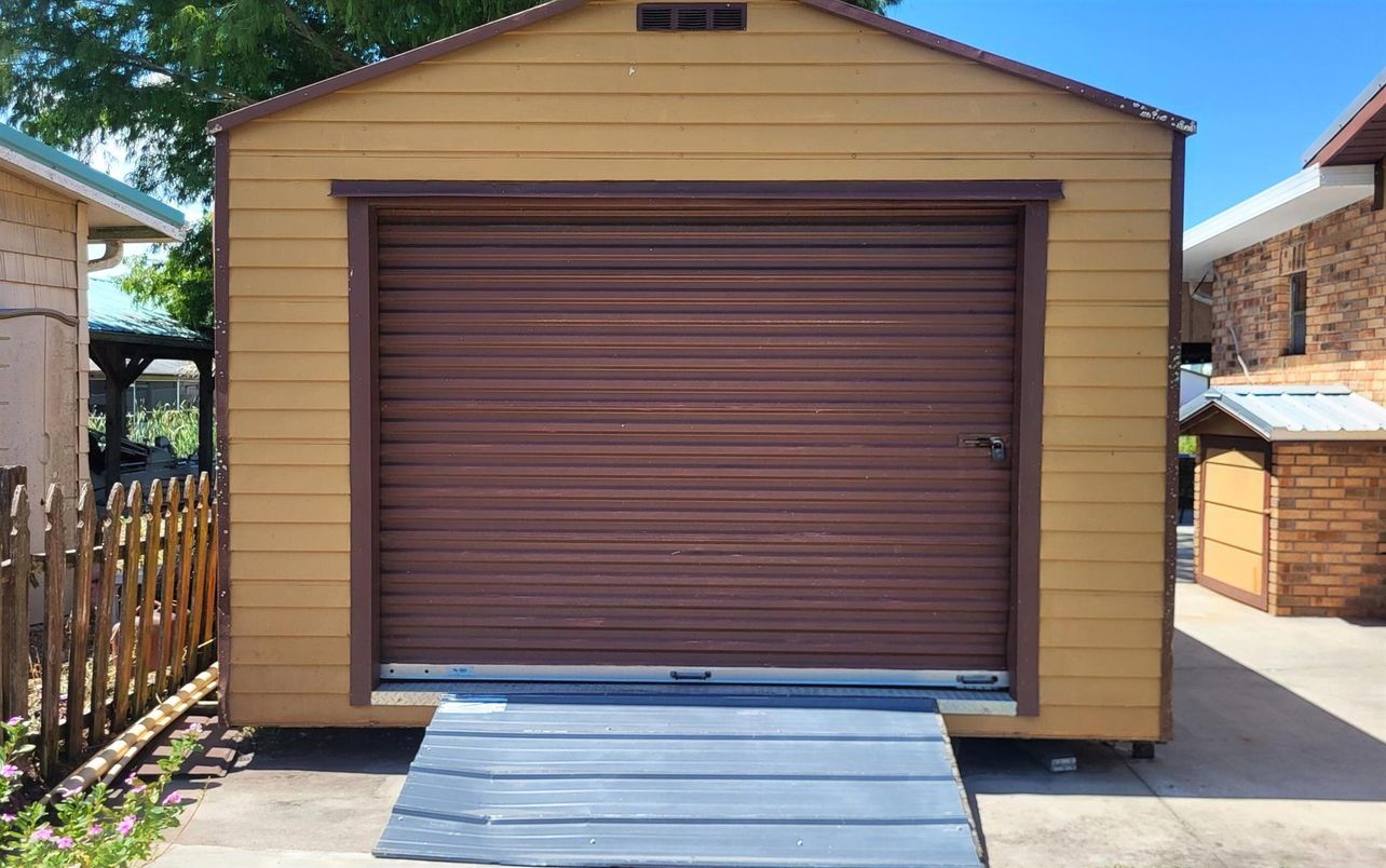 Detached Garage, Exterior