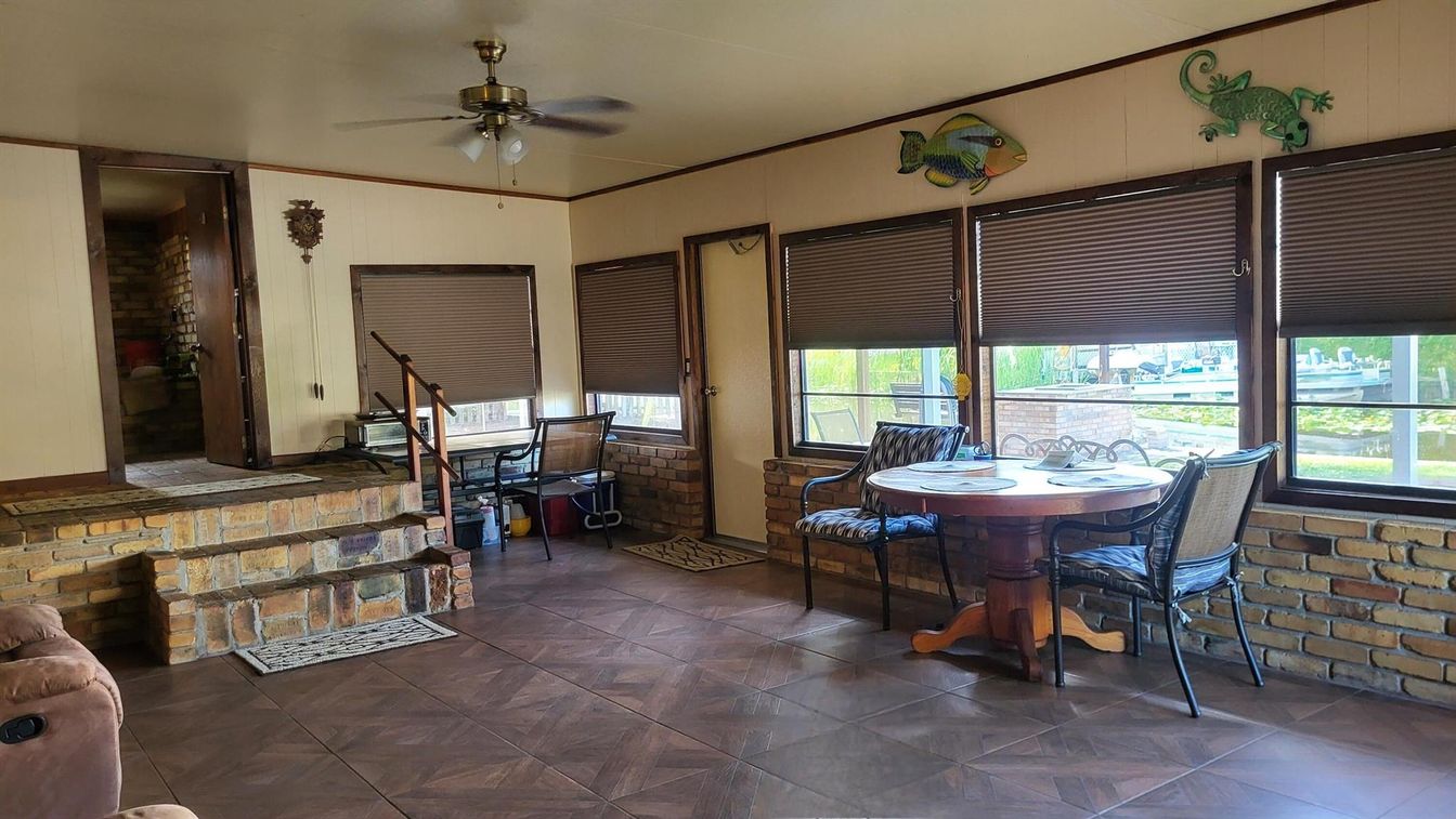 Dining room, Interior