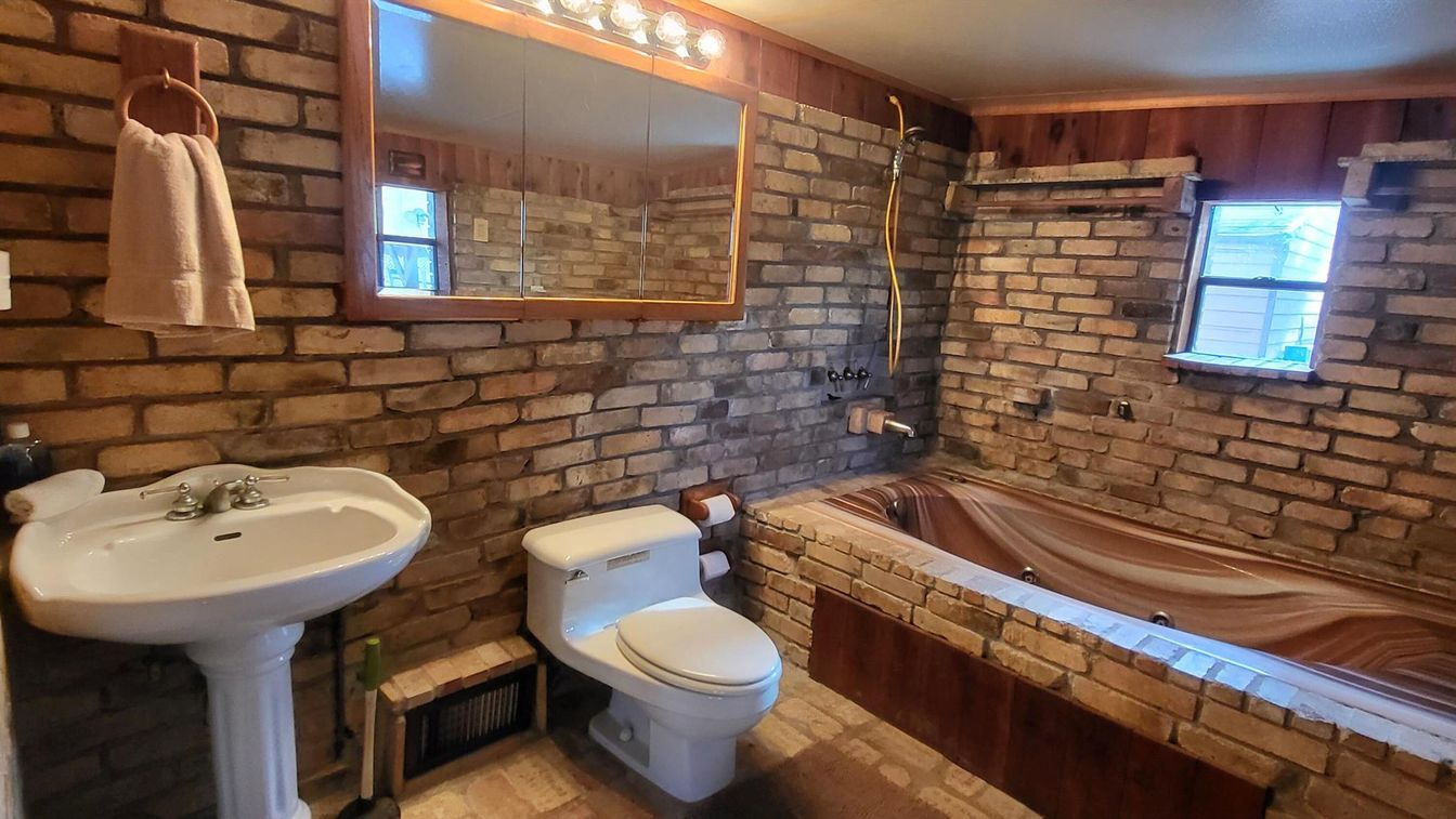 Bathroom, Interior, Stone Walls