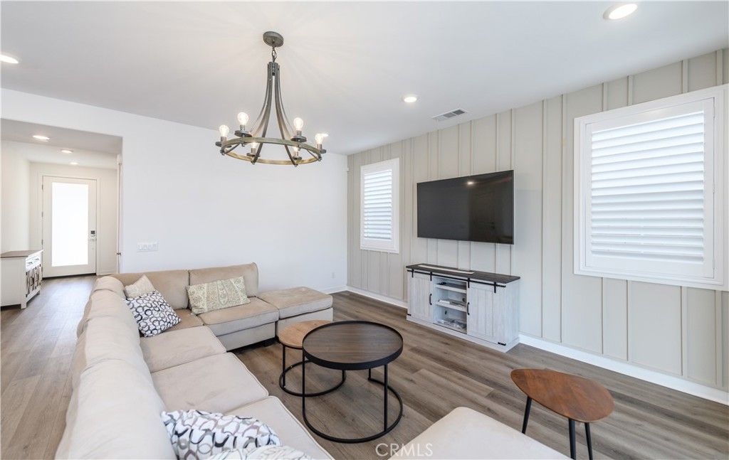 Chandelier, Interior, Living room, Recessed Lighting, Wood Texture Flooring