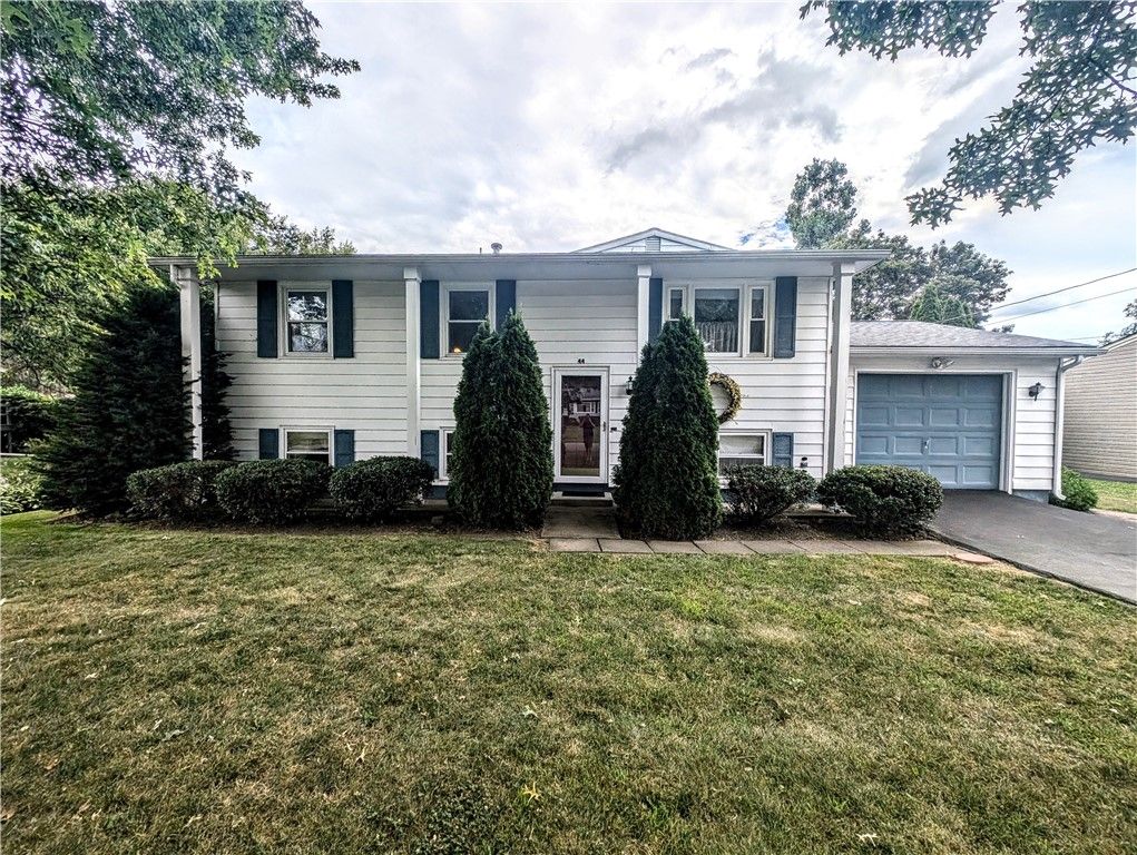 Attached, Exterior, Facade, Raised Ranch