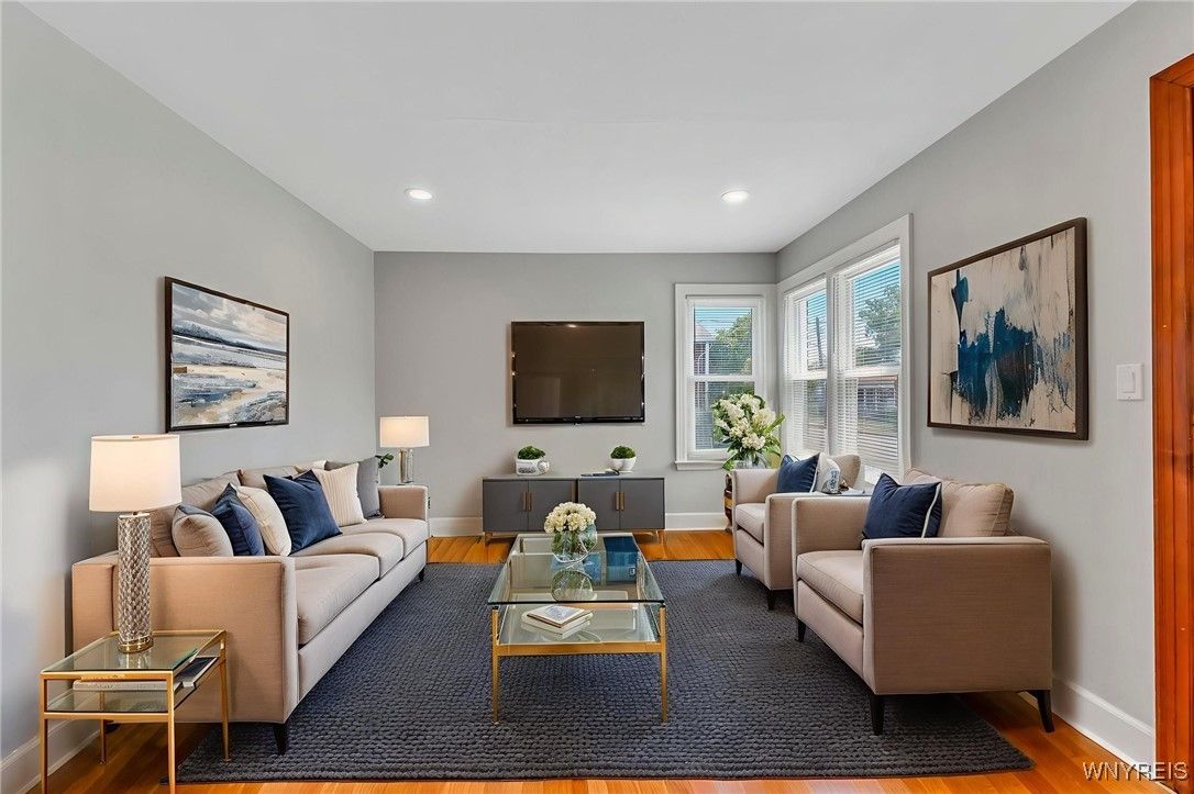 Interior, Living room, Recessed Lighting, Wood Texture Flooring