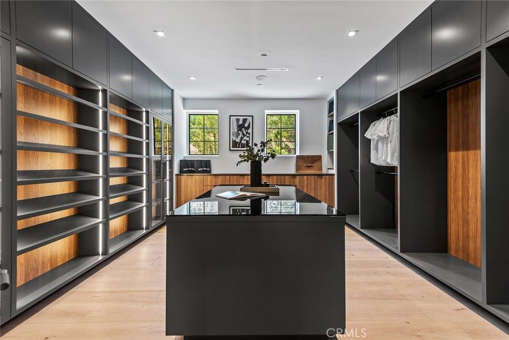 Interior, Recessed Lighting, Walk-in Closets, Wood Texture Flooring
