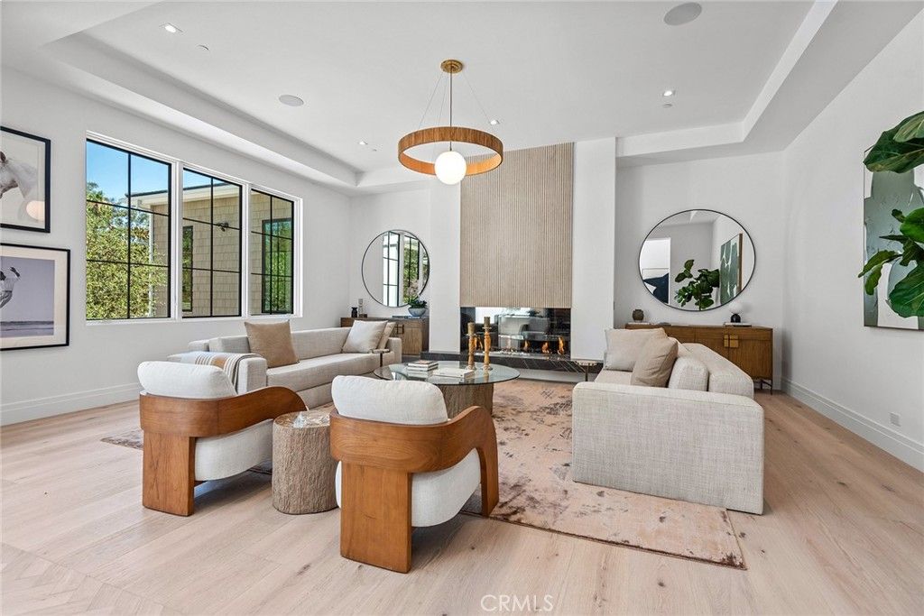 Fireplace, Interior, Living room, Pendant Lights, Recessed Lighting, Wood Texture Flooring