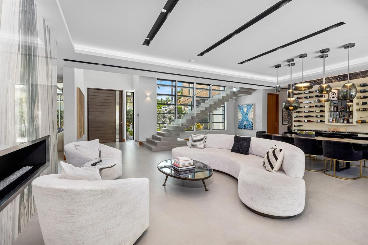 Dining room, Interior, Living room, Pendant Lights, Recessed Lighting