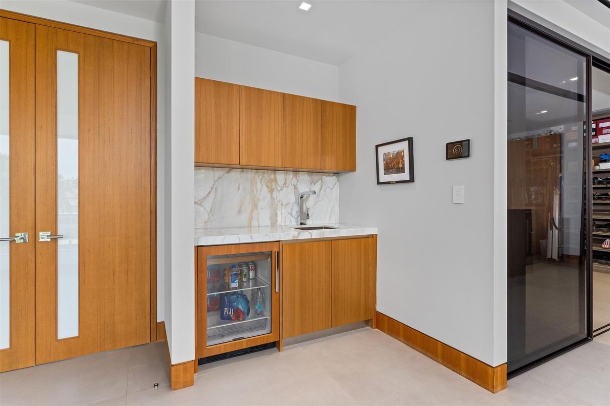 Interior, Kitchen, Marble Walls, Recessed Lighting