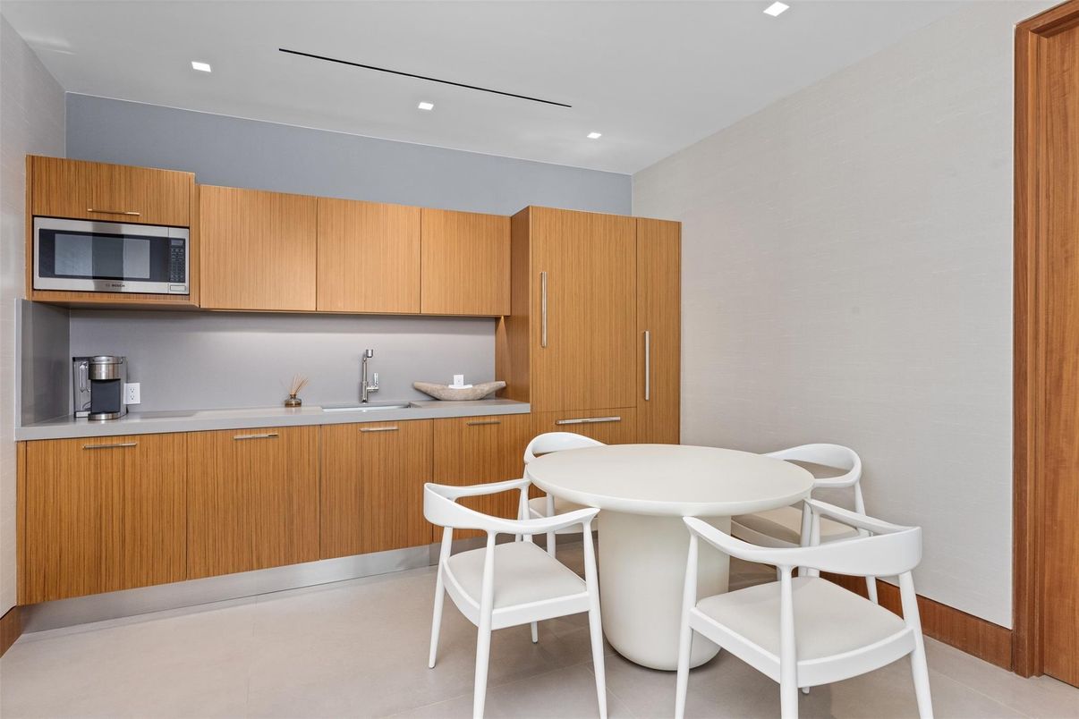 Dining room, Interior, Kitchen, Recessed Lighting