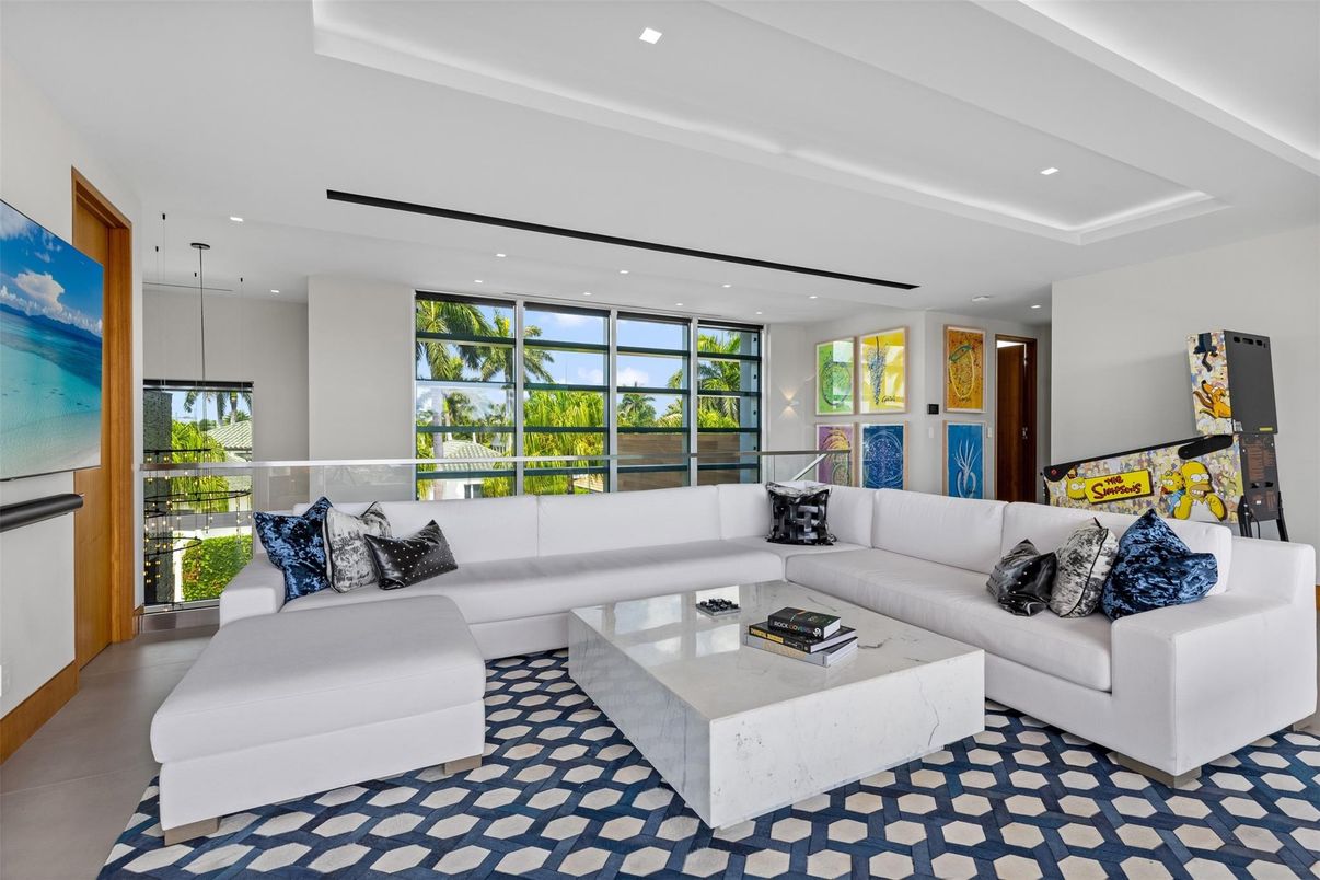 Interior, Living room, Pendant Lights, Recessed Lighting