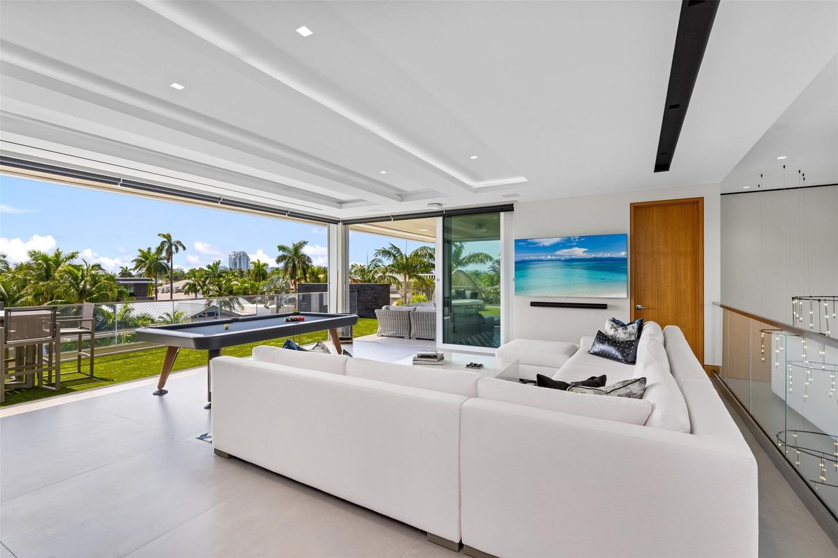 Billiard Table, Game Room, Interior, Living room, Recessed Lighting