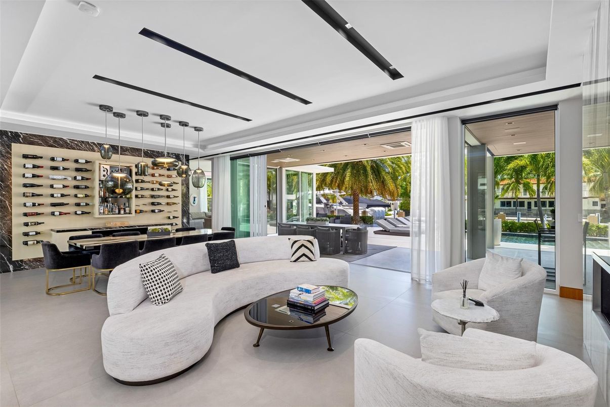 Dining room, Interior, Living room, Pendant Lights