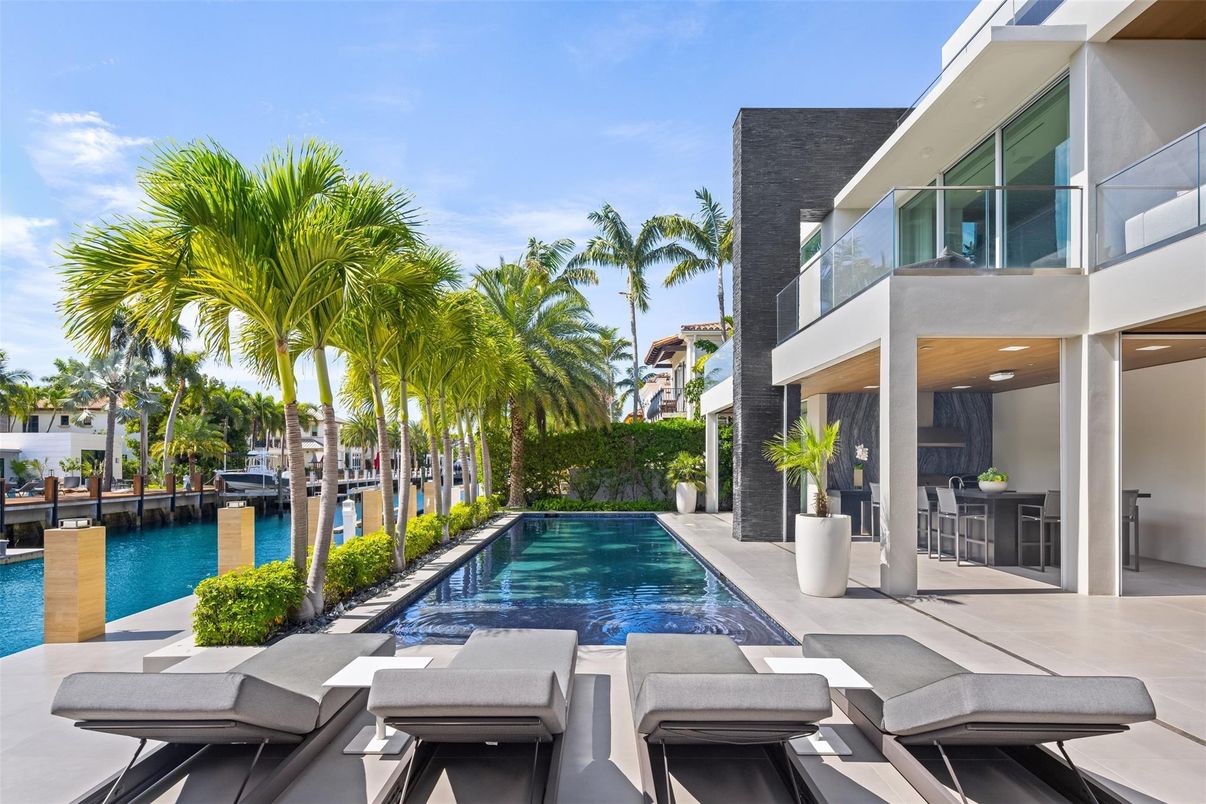 Exterior, Pool, Water