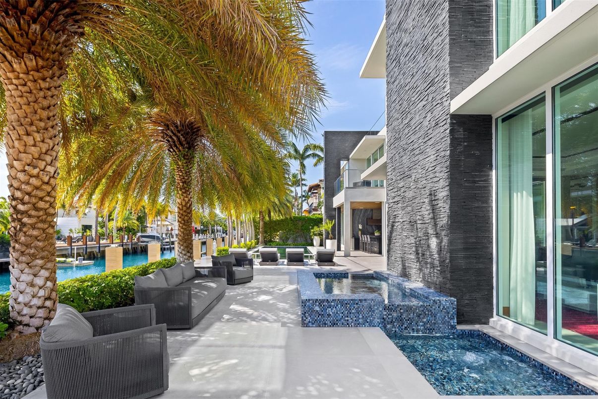 Exterior, Fireplace, Pool, Water