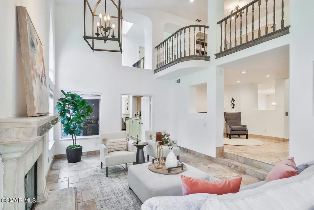 Fireplace, Interior, Living room, Pendant Lights, Recessed Lighting