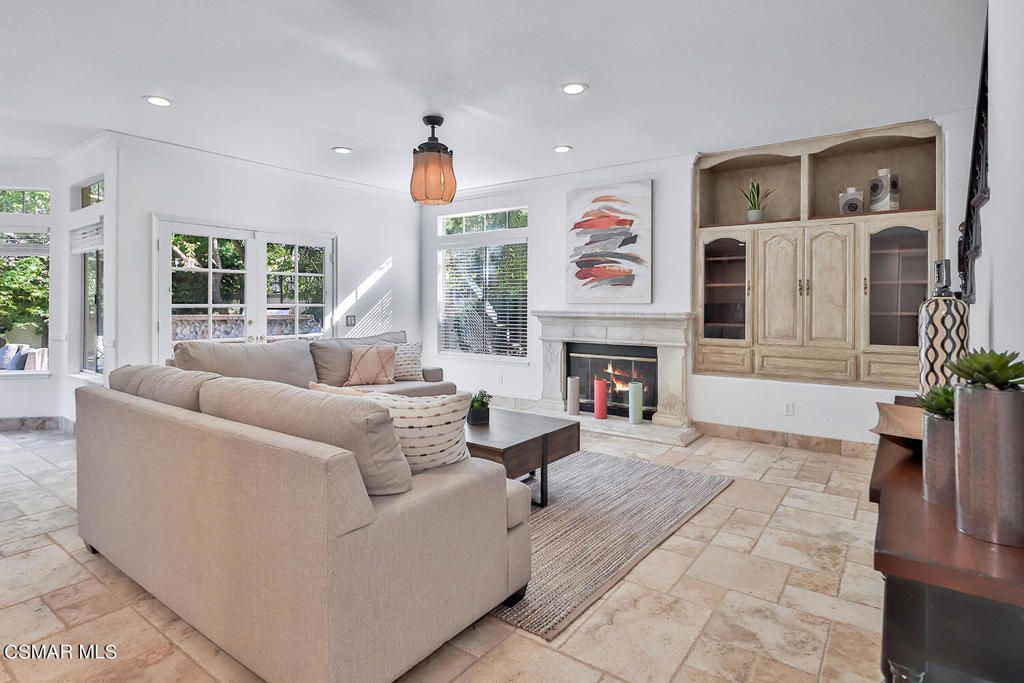 Fireplace, Interior, Living room, Recessed Lighting