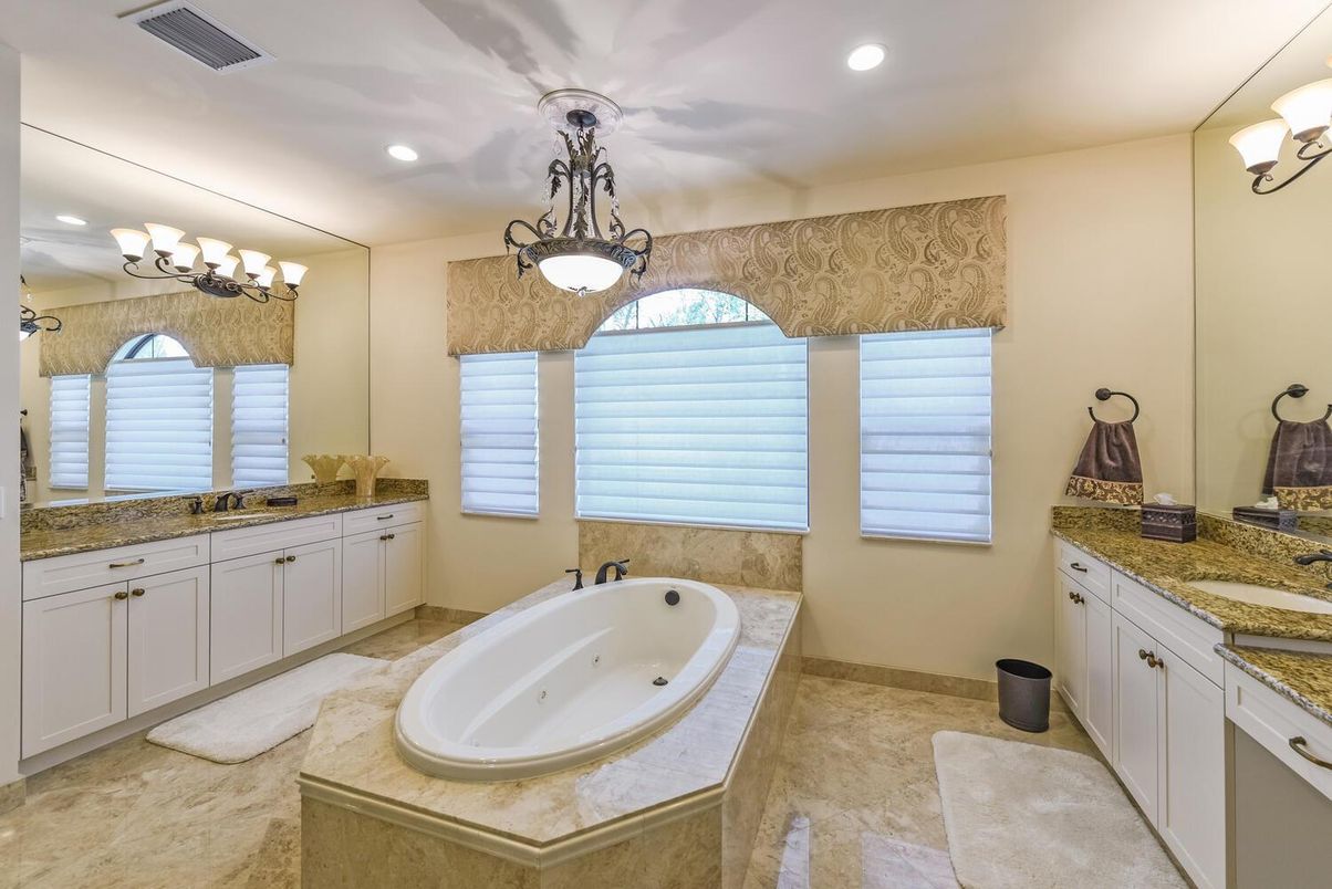 Bathroom, Interior, Pendant Lights, Recessed Lighting