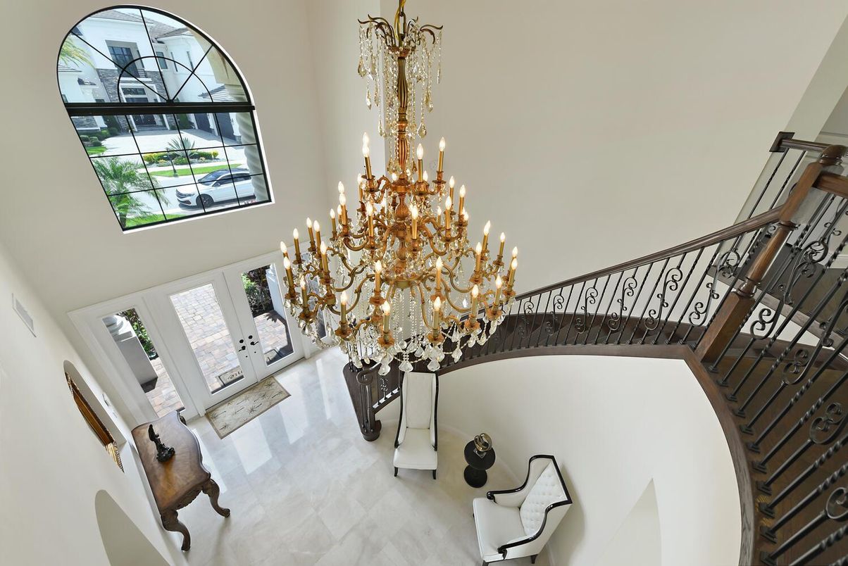 Chandelier, Interior
