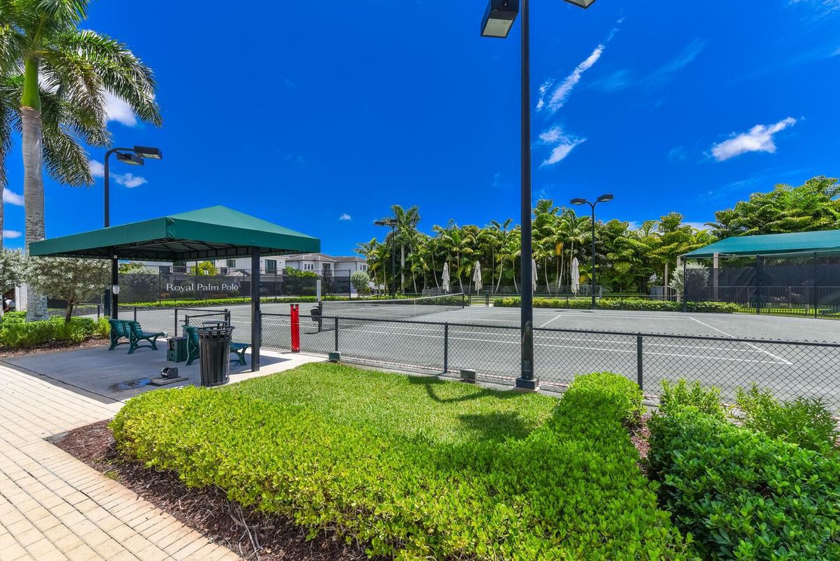 Exterior, Tennis Courts