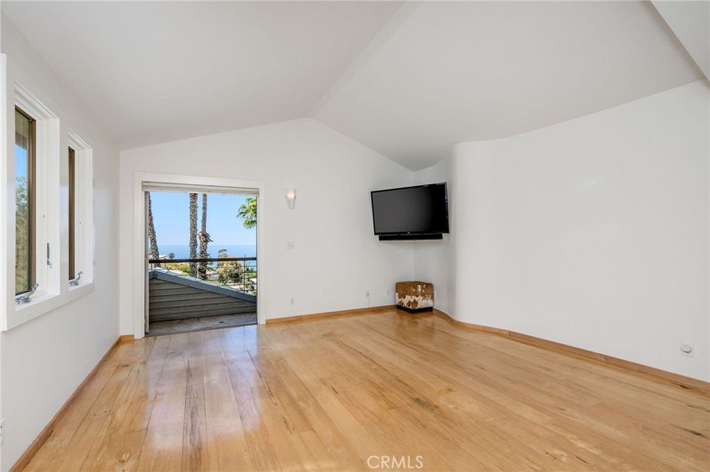 Empty room, Interior, Water, Wood Texture Flooring
