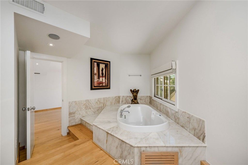 Bathroom, Interior, Recessed Lighting, Wood Texture Flooring