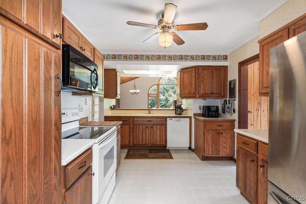 Chandelier, Interior, Kitchen