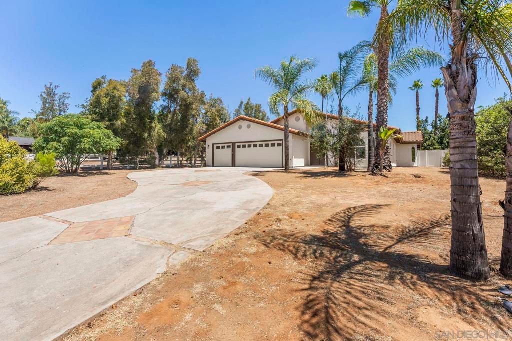 Backyard, Detached Garage, Exterior
